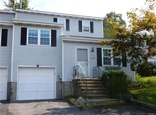 18 Hemlock Ct, Fishkill, NY 12524