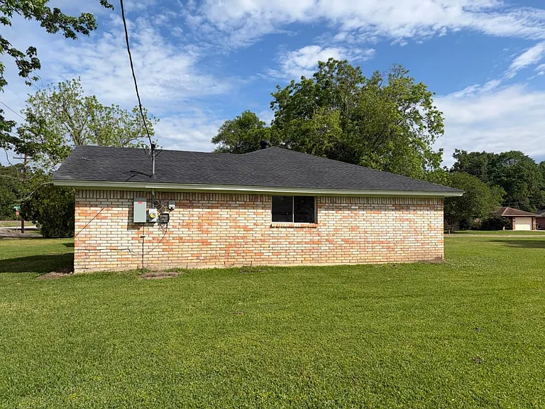 5890 Helbig Rd — Photo 31