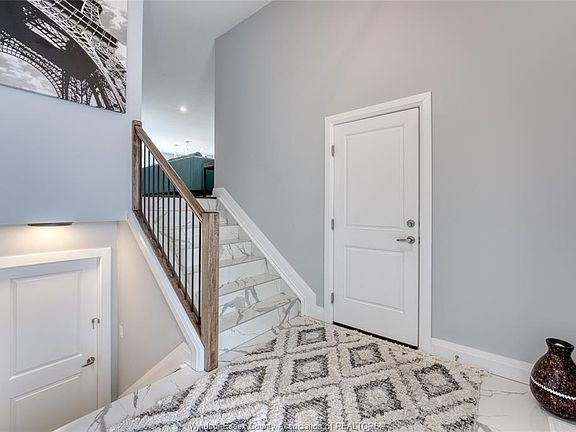 4th image of 2328 Front Rd