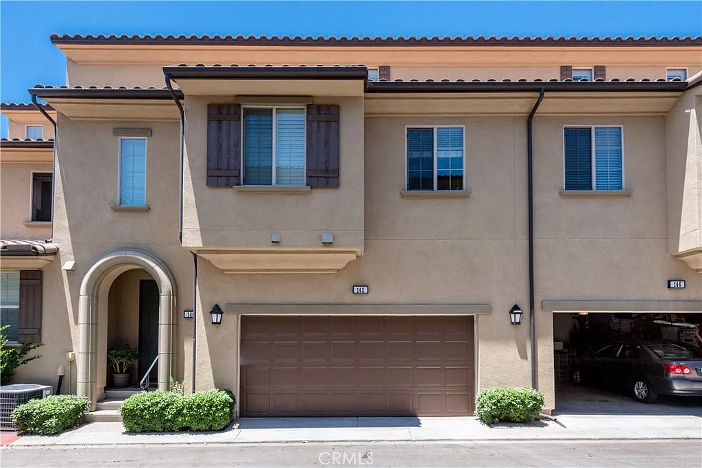 2 bed, 1239 sqft, $4,000 — Photo 1