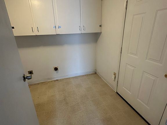 2nd image of 9408 Lamar St