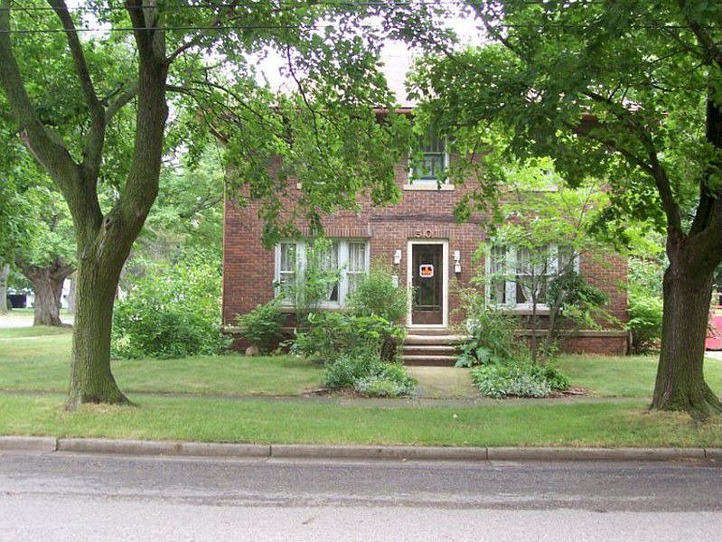 1st image of 501 Abbott St