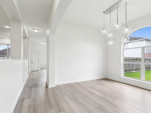 3rd image of 7429 Freemark Dr