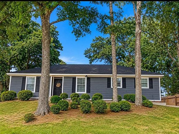 2nd image of 1704 Princeton Woods Dr W