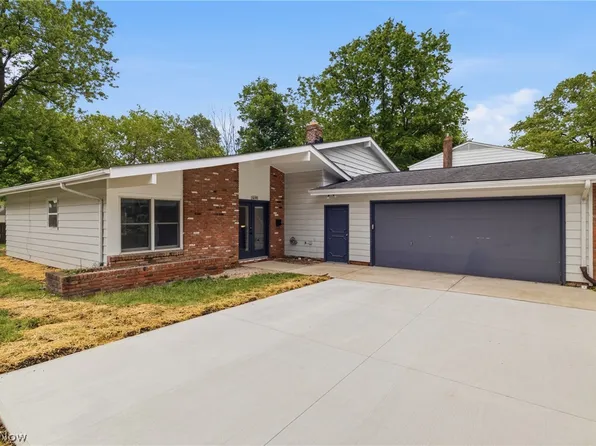 6195 Stafford Dr, North Olmsted, OH 44070