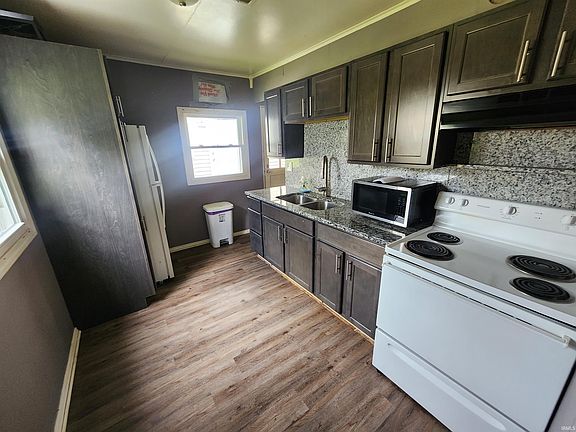 4th image of 2706 Charlotte Ave