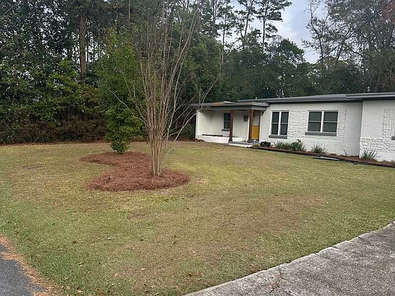 3rd image of 2057 Dellwood Dr