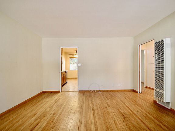 3rd image of 908 E Chevy Chase Dr #K