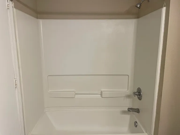 Modern 2 Bedroom Apts in Ridgecrest — Photo 12