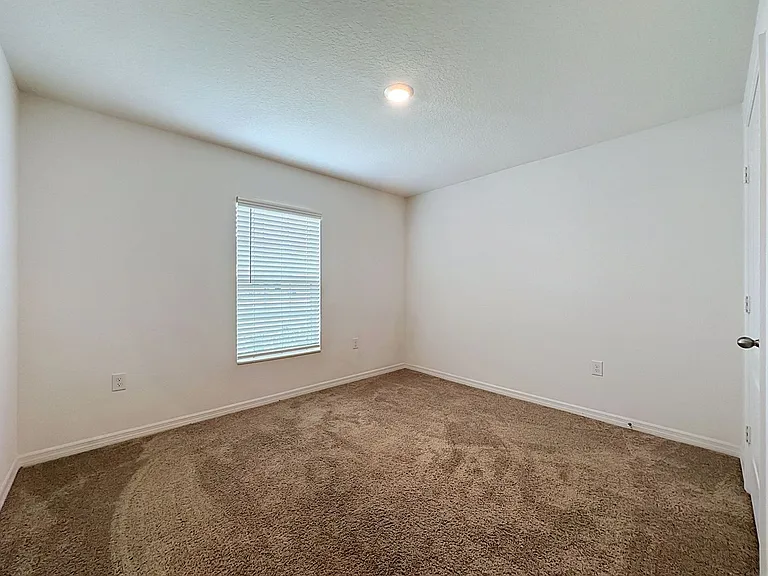 1407 Hillsborough Way — Photo 24
