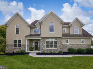 22 Windsor Ln, Lititz, PA 17543
