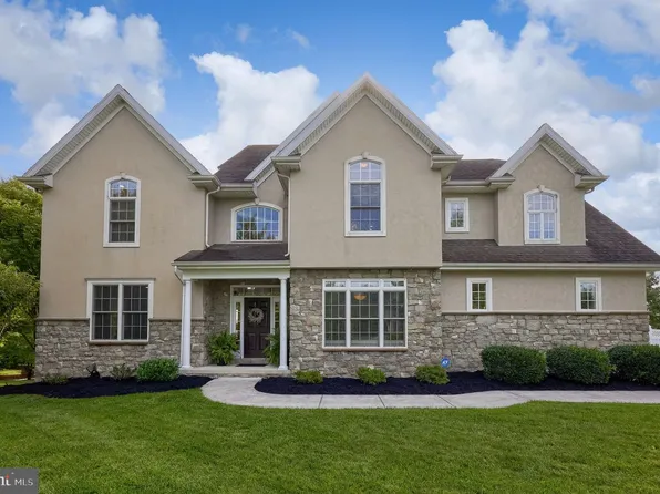 22 Windsor Ln, Lititz, PA 17543