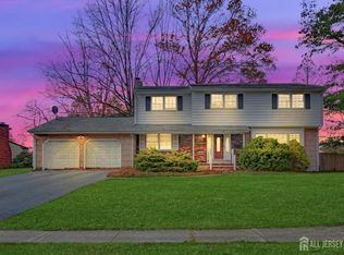 9 Dexter Rd, East Brunswick, NJ 08816