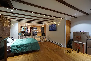 Rented by Rennit Inc.