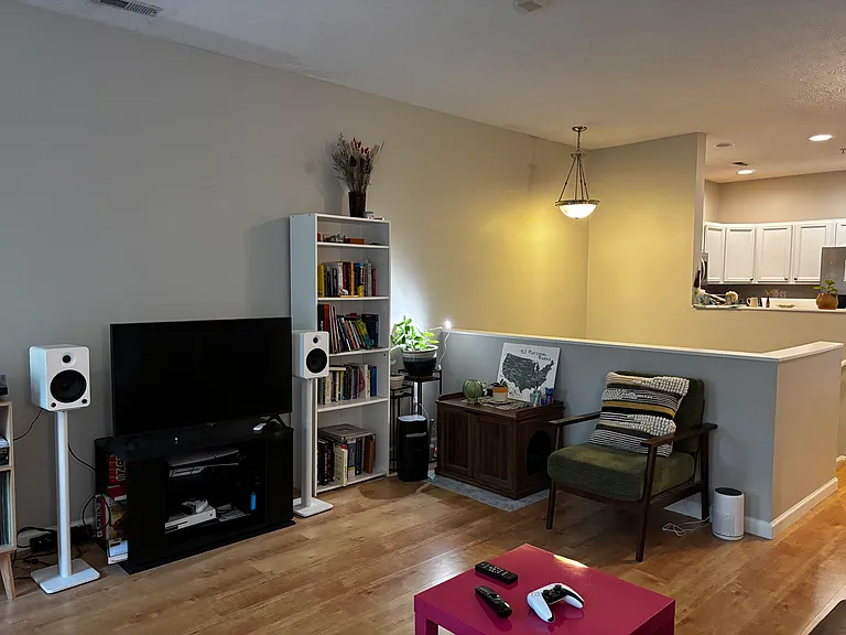 6564 Reserve Dr — Photo 6