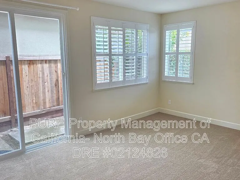 901 Colabianchi Ln — Photo 6