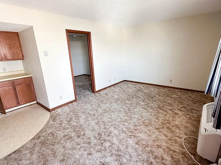 430 Skyline Dr #8 — Photo 2