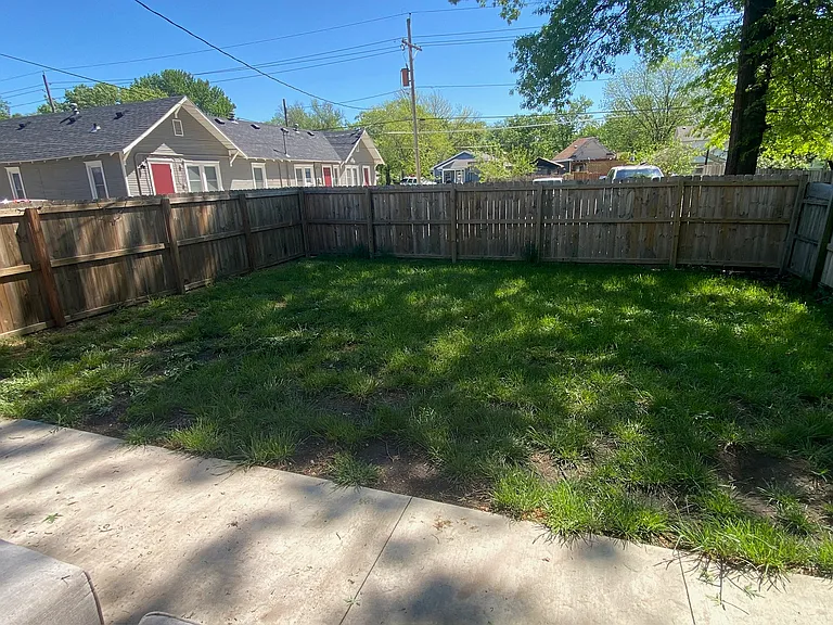 422 West St — Photo 9