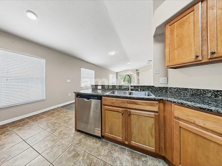 25815 Crippen Dr — Photo 4