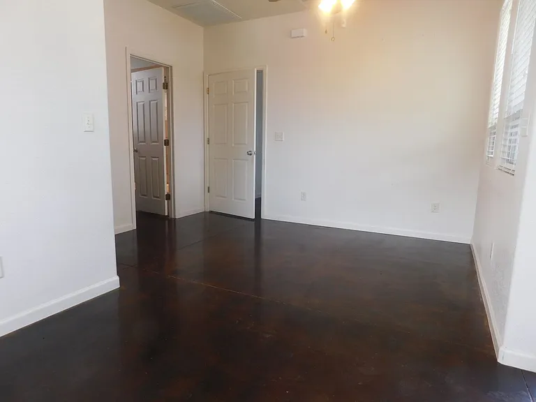 1325 Cedar Ave — Photo 3