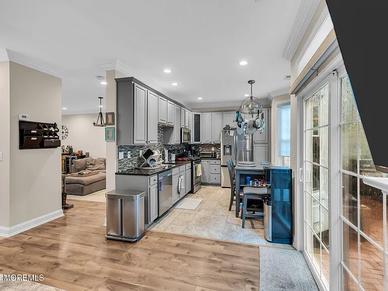 196 Shinnecock Dr — Photo 10