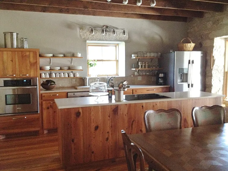 Kitchen - appliances stay