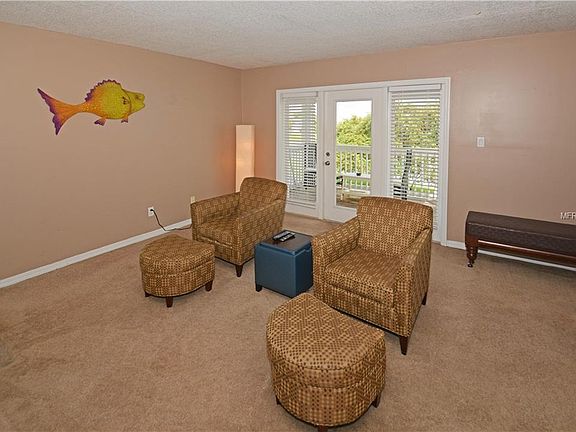 5th image of 121 Seahorse Dr SE #D