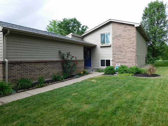 3rd image of 8146 Pepperwood Dr