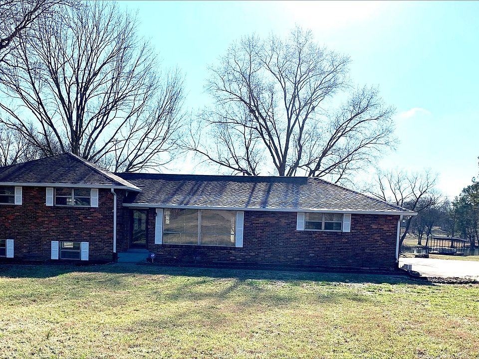 Spacious Waterfront Lot