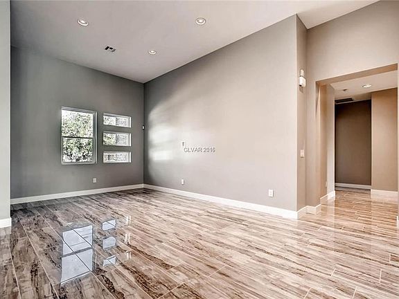 4th image of 305 Rosemary Ln