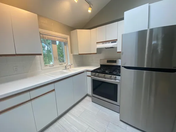 7 Grew Hill Rd #2R, Roslindale, MA 02131