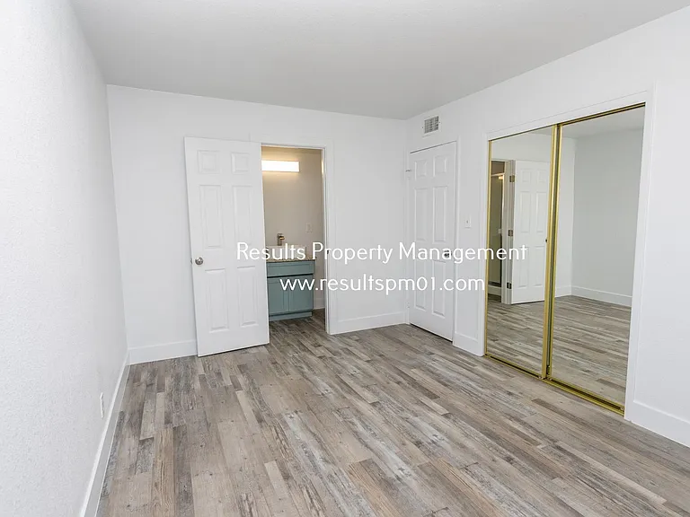 7867 Mariposa Ave — Photo 9