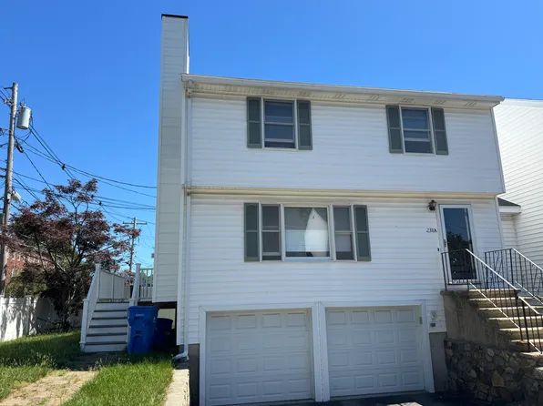 238 Albion St #A, Wakefield, MA 01880
