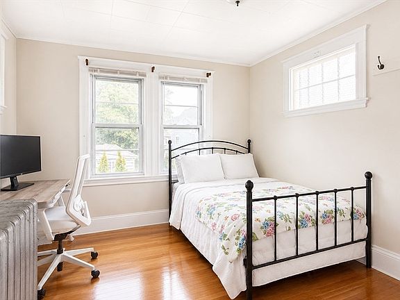 4th image of 79 Hammond Ct #2
