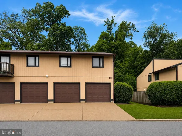 408 West Court Gln, Glen Burnie, MD 21061