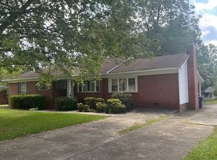 206 College St, Albertville, AL 35950