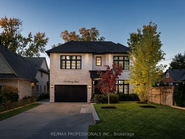 2 B Fairway Rd, Toronto, ON M9A 5E9