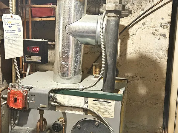 2533 East 26th Street image 4 of 6