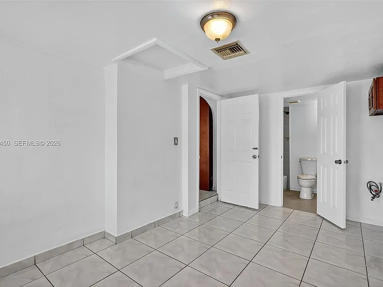 1498 NE 180th St — Photo 28