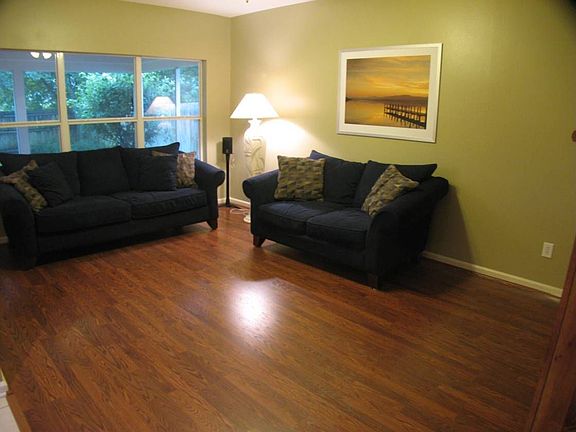 3rd image of 407 Flatwood Dr