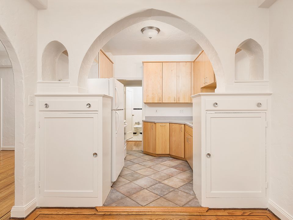 Dining into kitchen