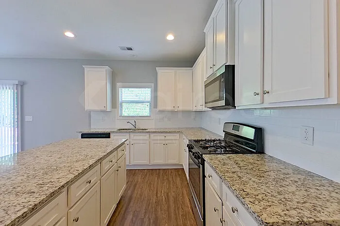 215 Orchard Ln — Photo 7