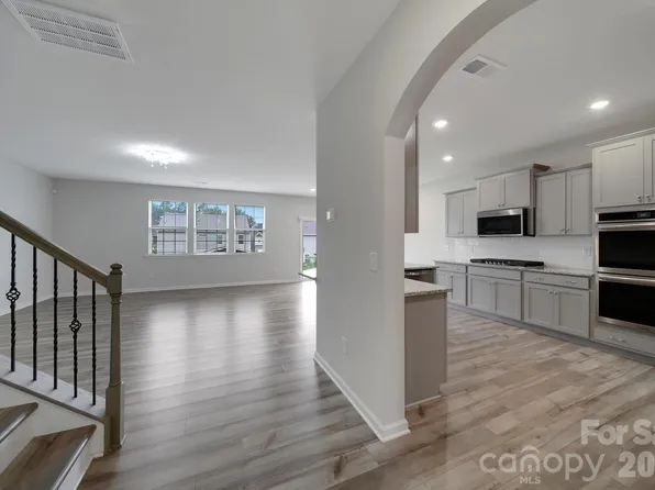 12023 Bishop Castle Dr #720, Charlotte, NC 28273