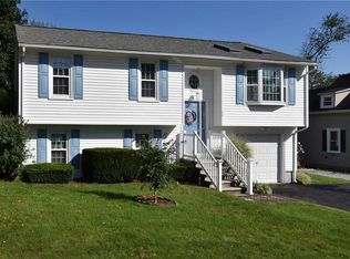 32 Seneca St, Cumberland, RI 02864