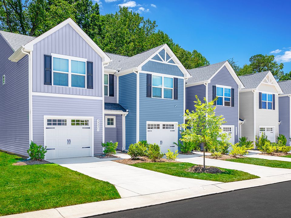 Peaceful townhome living with wooded and mountain views near all Hickory has to offer.