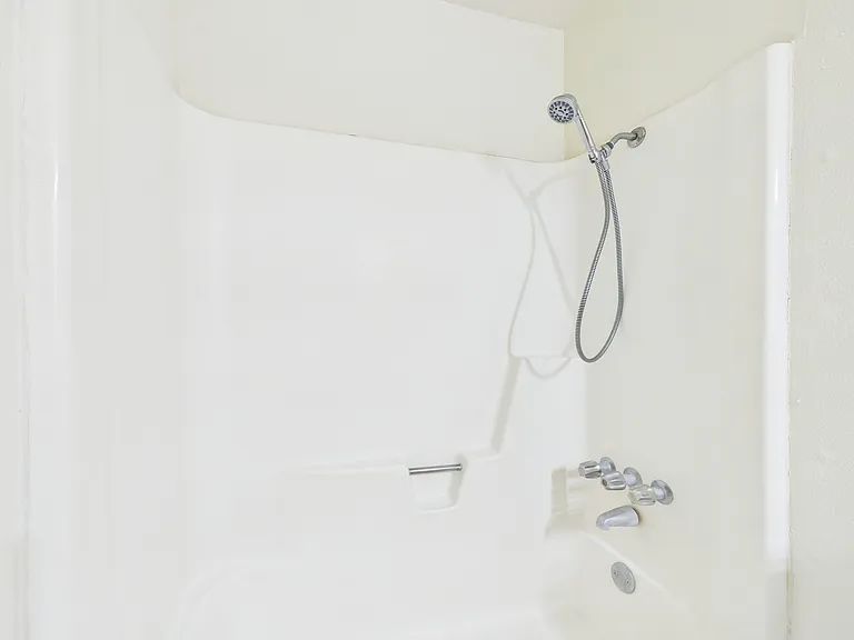 807 Frio Cir #B — Photo 15