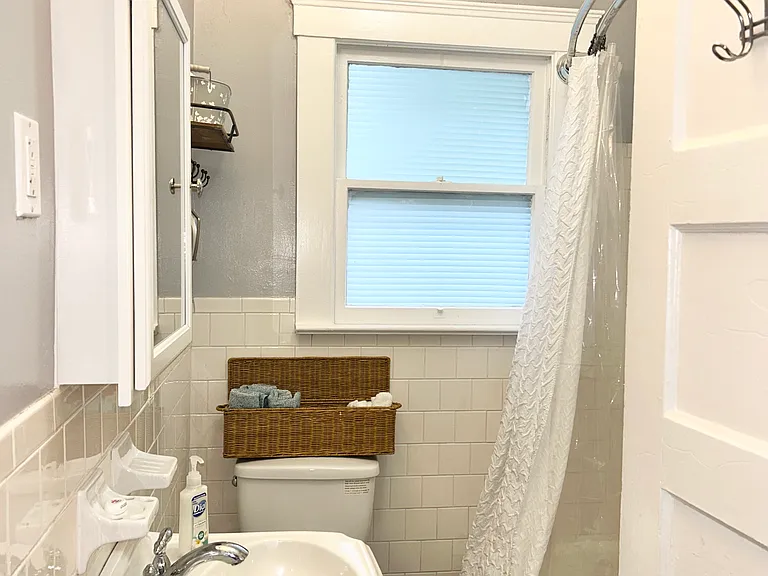 1039 Riviera St — Photo 42