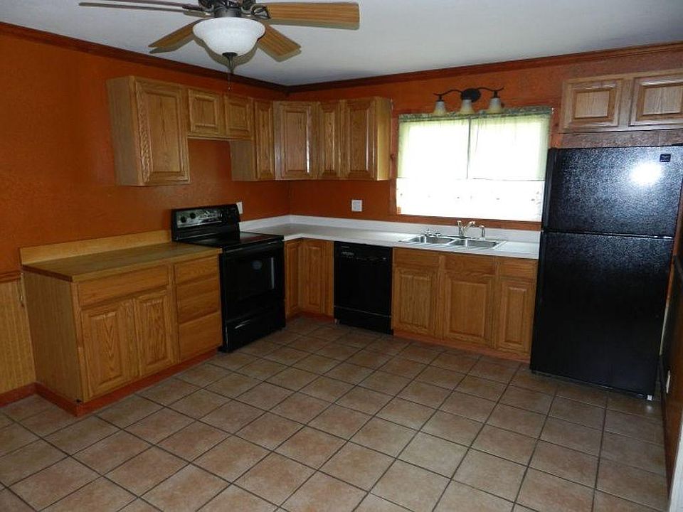 1st image of 300 Spencerville St
