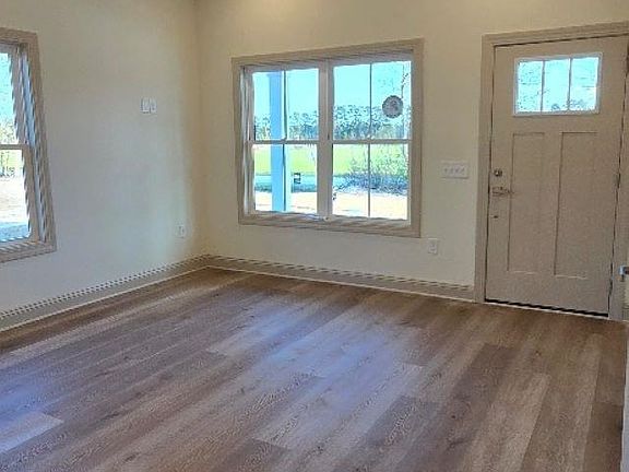 2nd image of 2807 Willowdale Rd.