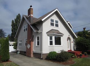 410 Grove Ave, Tillamook, OR 97141